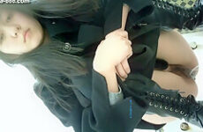 chinese girls go to toilet.***