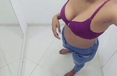 Fiton එකට ලස්සන අලුතෙන් ගත්ත නයිටිය Sri Lankan New Sex Babe Fitting Night Dress In Dressing Room