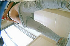 chinese girls go to toilet.***