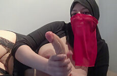 ضاجعني بشده - Joi Arab Hijab Teen