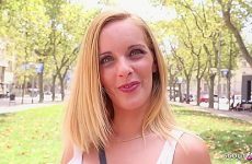 Gorgeous Hussy Agatha Thrilling Porn