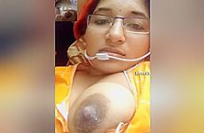 Sexy Bhabhi Shows Milky Boobs
